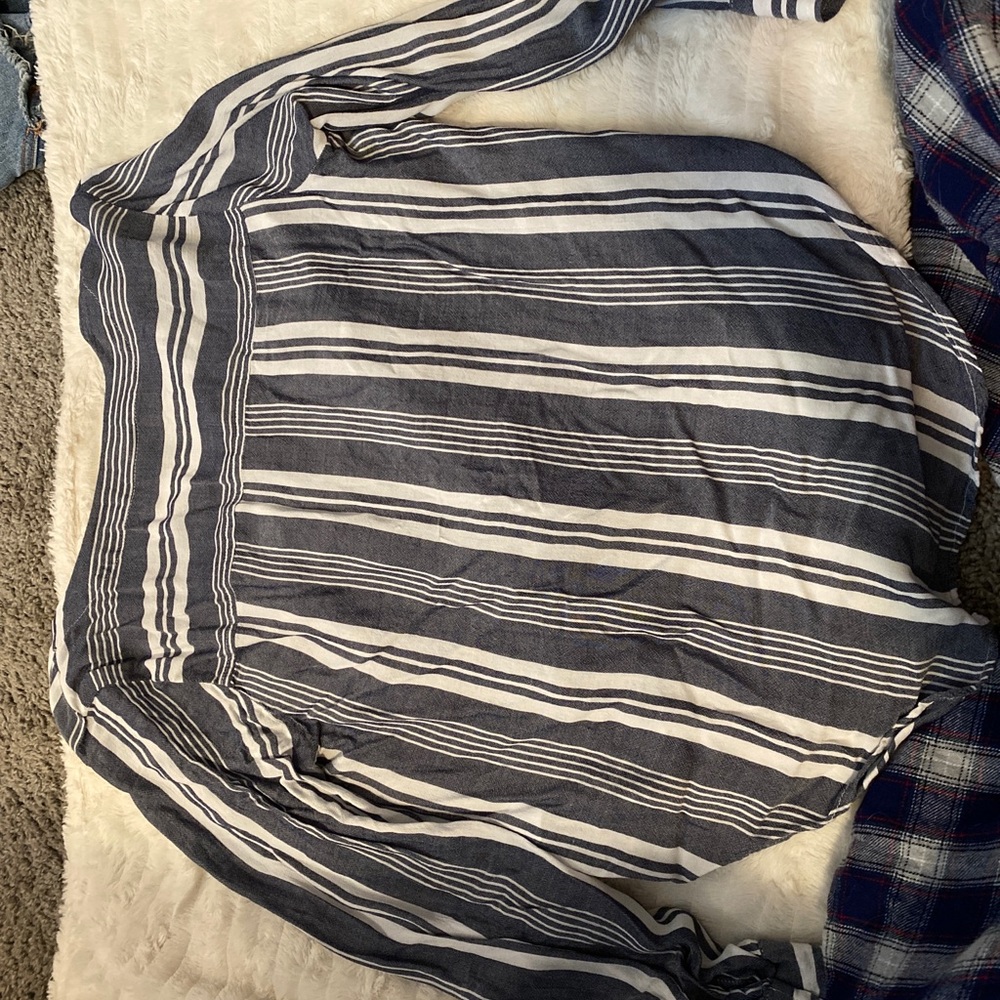 Blouse - Picture 2 of 3